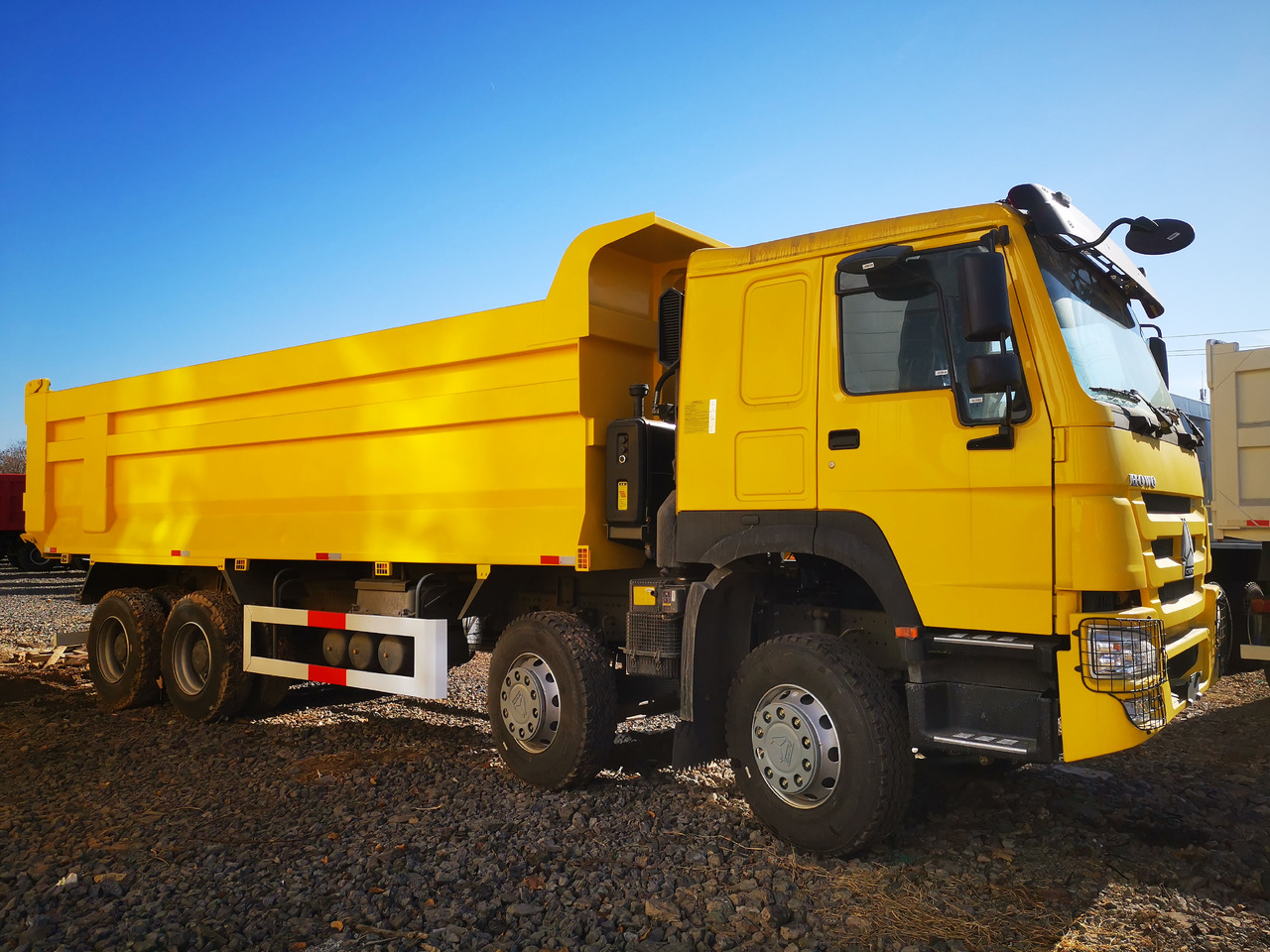 SINOTRUK Howo - Kiper: slika SINOTRUK Howo - Kiper SINOTRUK Howo - Kiper: slika SINOTRUK Howo - Kiper