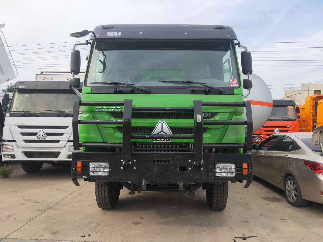 SINOTRUK Howo - Kiper: slika SINOTRUK Howo - Kiper SINOTRUK Howo - Kiper: slika SINOTRUK Howo - Kiper