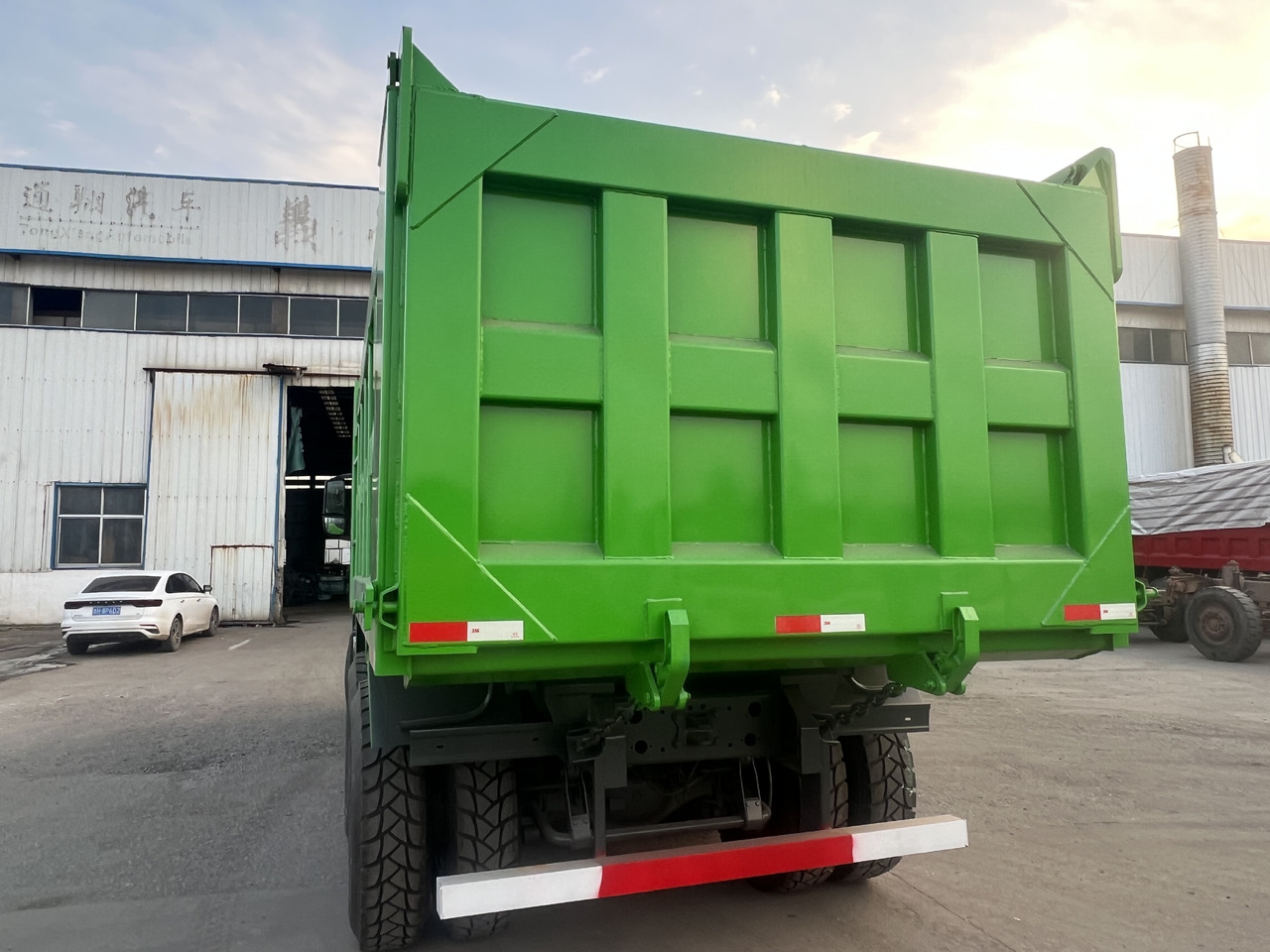 Kiper SINOTRUK TX 6x4: slika Kiper SINOTRUK TX 6x4