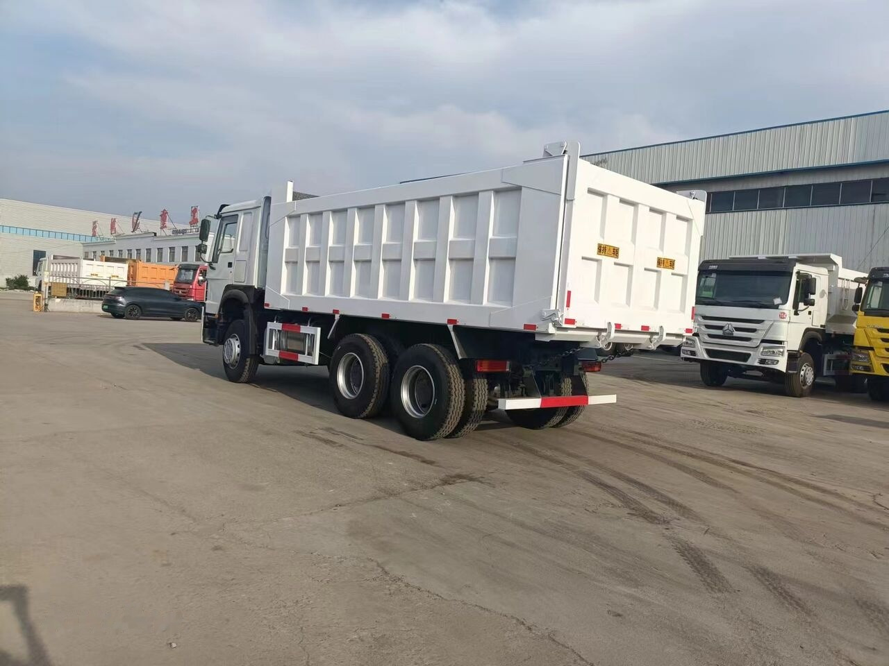 Sinotruk Howo 6*4 - Kiper: slika Sinotruk Howo 6*4 - Kiper Sinotruk Howo 6*4 - Kiper: slika Sinotruk Howo 6*4 - Kiper