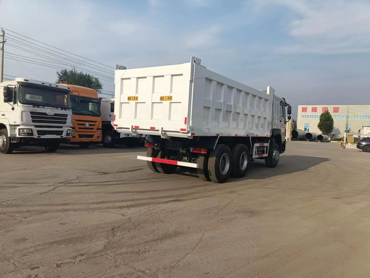 Sinotruk Howo 6*4 - Kiper: slika Sinotruk Howo 6*4 - Kiper Sinotruk Howo 6*4 - Kiper: slika Sinotruk Howo 6*4 - Kiper
