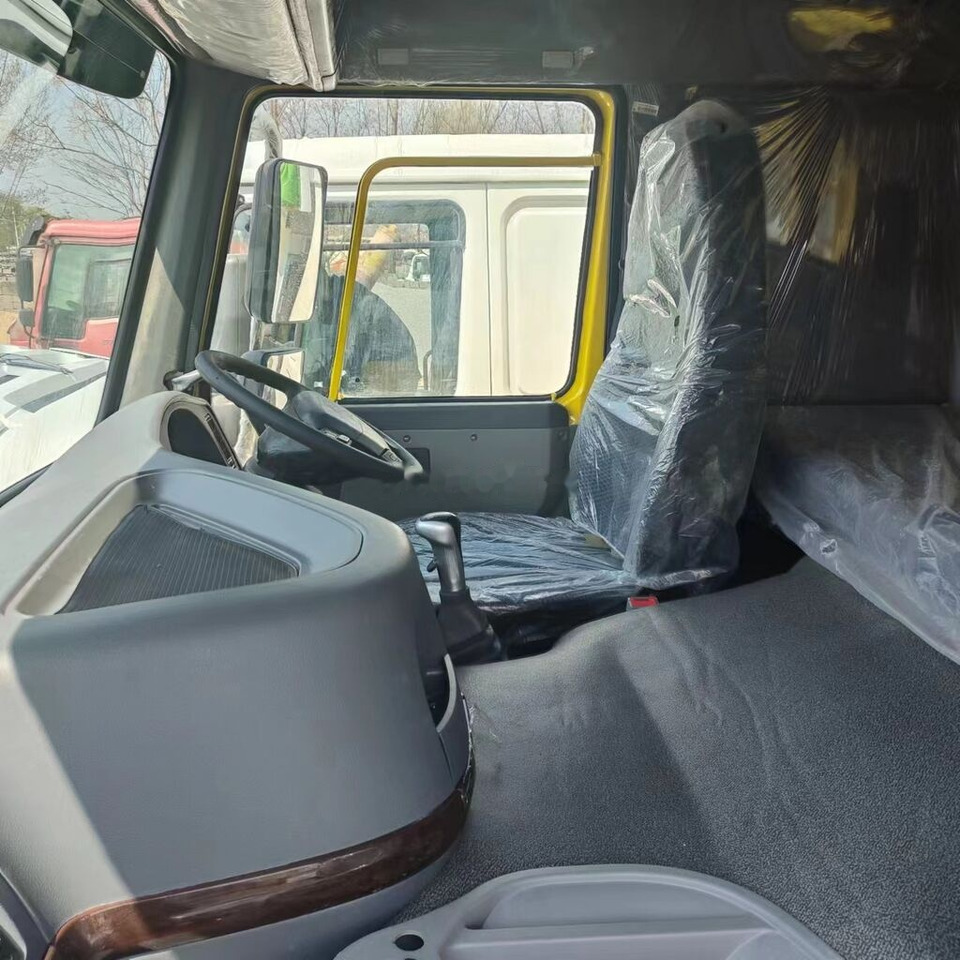 Sinotruk Howo 6*4 Right hand drive - Kiper: slika Sinotruk Howo 6*4 Right hand drive - Kiper Sinotruk Howo 6*4 Right hand drive - Kiper: slika Sinotruk Howo 6*4 Right hand drive - Kiper