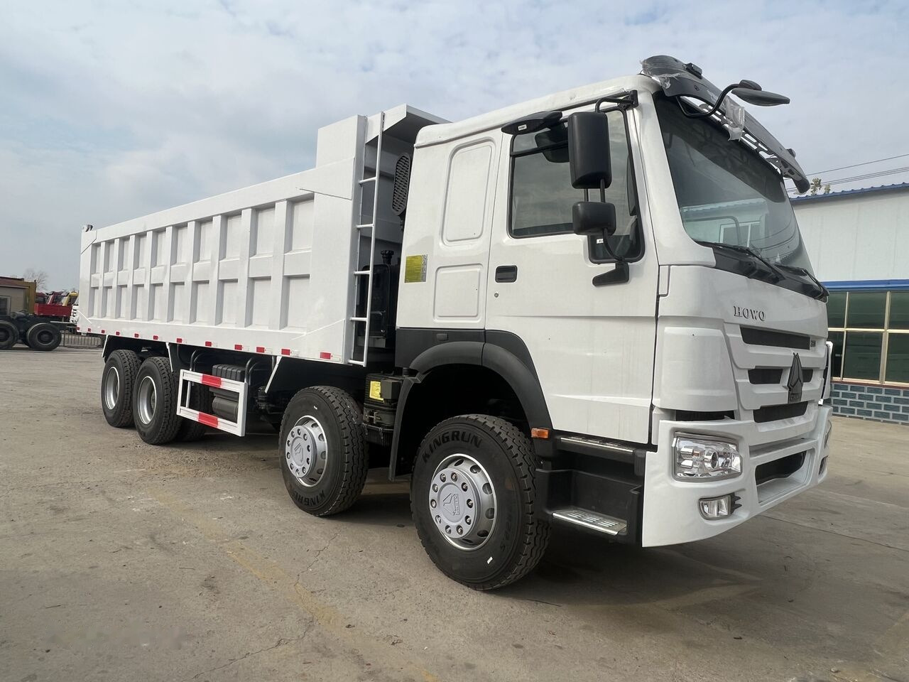 Kiper Sinotruk Howo 8*4: slika Kiper Sinotruk Howo 8*4