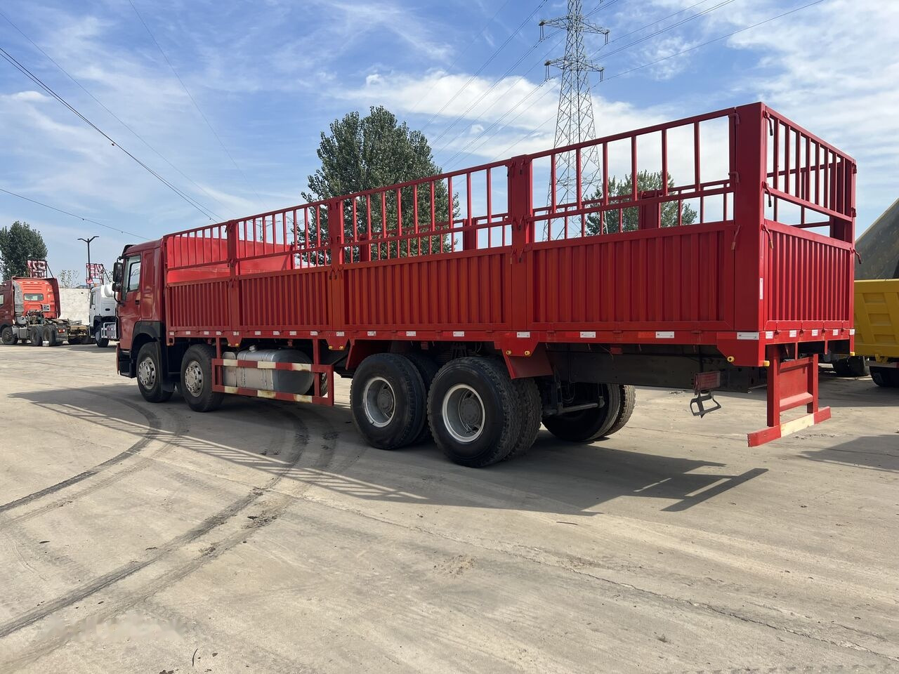 Sinotruk Howo Howo 8*4 - Kamion s otvorenim sandukom: slika Sinotruk Howo Howo 8*4 - Kamion s otvorenim sandukom Sinotruk Howo Howo 8*4 - Kamion s otvorenim sandukom: slika Sinotruk Howo Howo 8*4 - Kamion s otvorenim sandukom