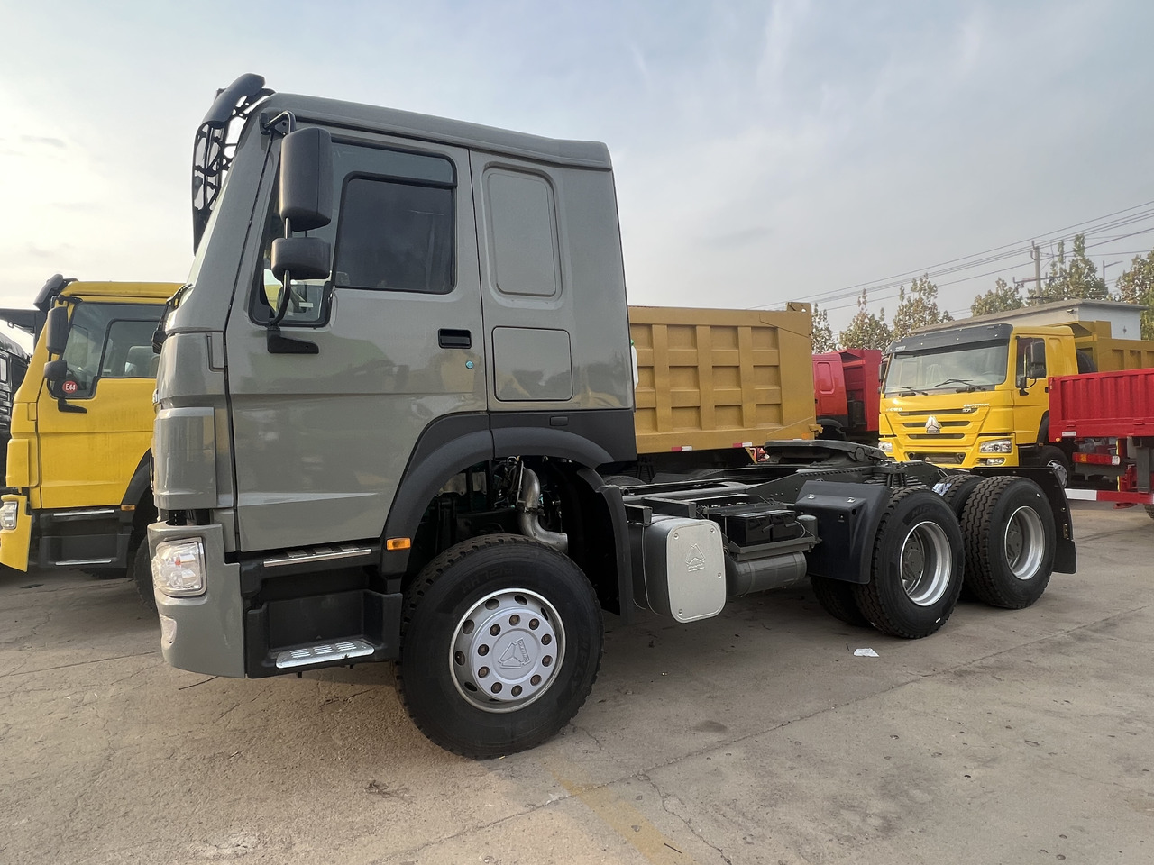 SINOTRUK HOWO - Tegljač: slika SINOTRUK HOWO - Tegljač SINOTRUK HOWO - Tegljač: slika SINOTRUK HOWO - Tegljač