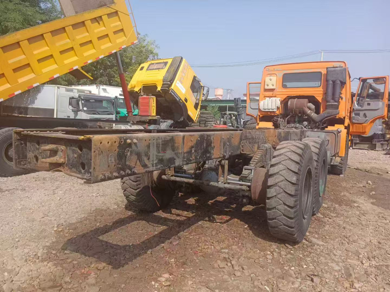 SINOTRUK HOWO - Tegljač: slika SINOTRUK HOWO - Tegljač SINOTRUK HOWO - Tegljač: slika SINOTRUK HOWO - Tegljač