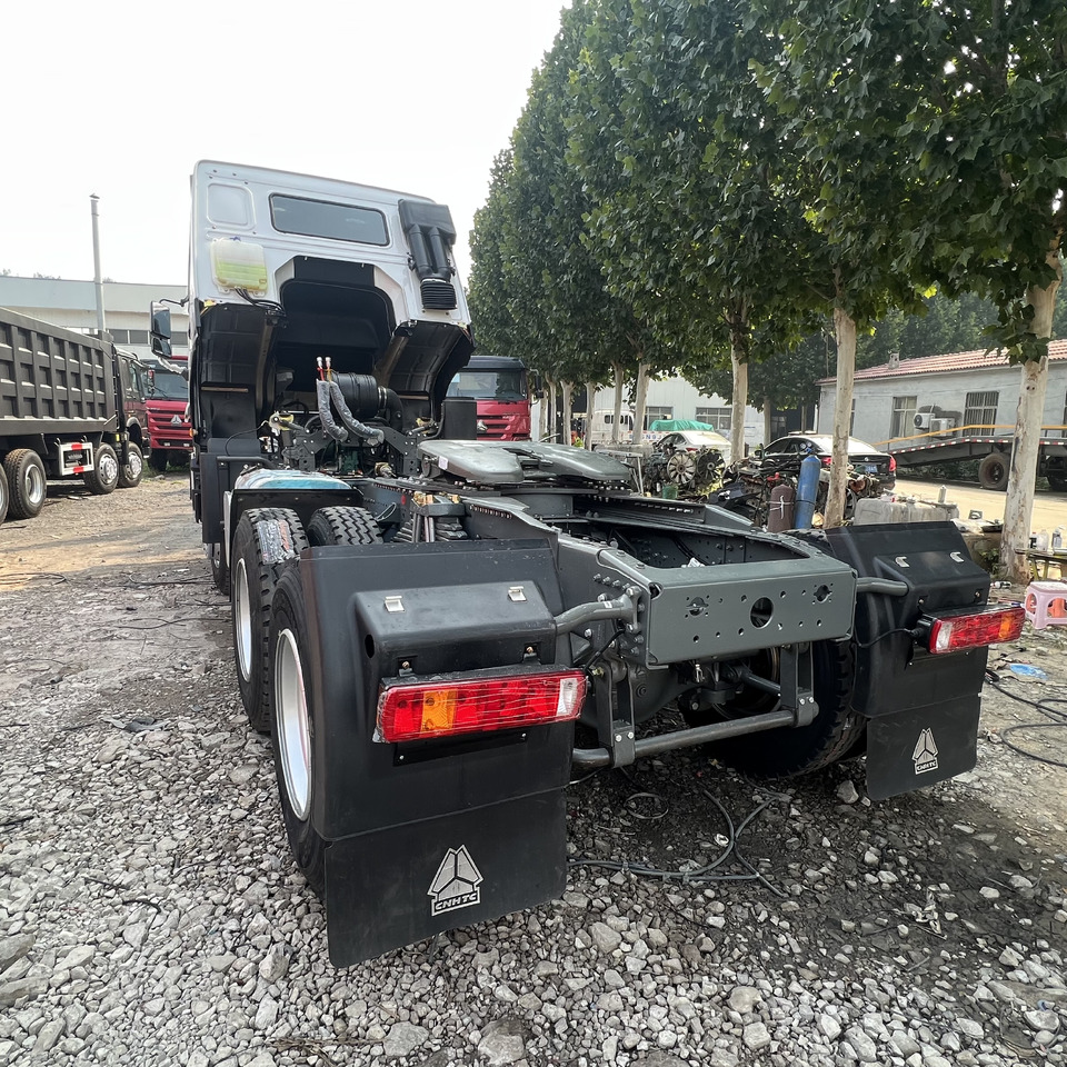 SINOTRUK Howo tractor head - Tegljač: slika SINOTRUK Howo tractor head - Tegljač SINOTRUK Howo tractor head - Tegljač: slika SINOTRUK Howo tractor head - Tegljač