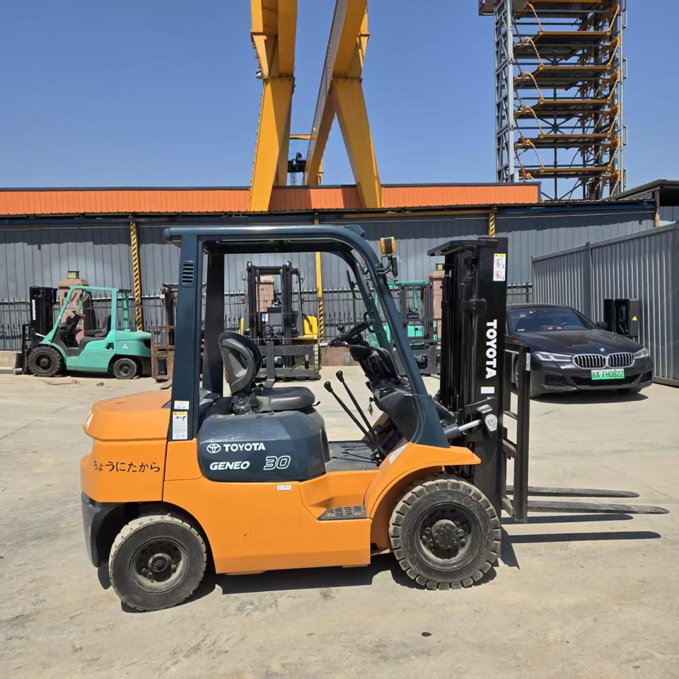 Toyota FD30 - Diesel viličar: slika Toyota FD30 - Diesel viličar Toyota FD30 - Diesel viličar: slika Toyota FD30 - Diesel viličar