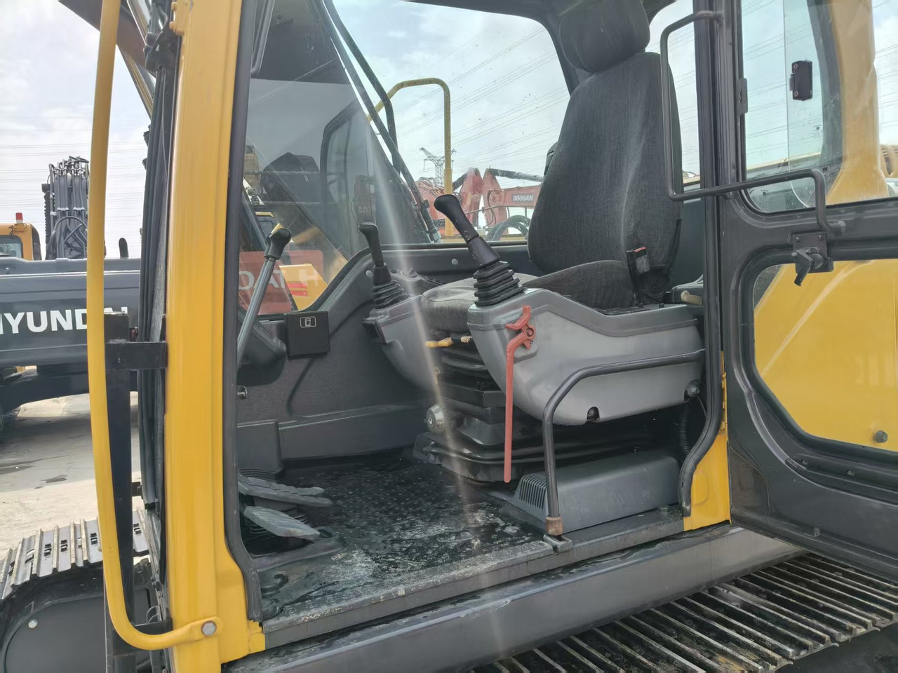 Volvo EC140DL - Bager gusjeničar: slika Volvo EC140DL - Bager gusjeničar Volvo EC140DL - Bager gusjeničar: slika Volvo EC140DL - Bager gusjeničar