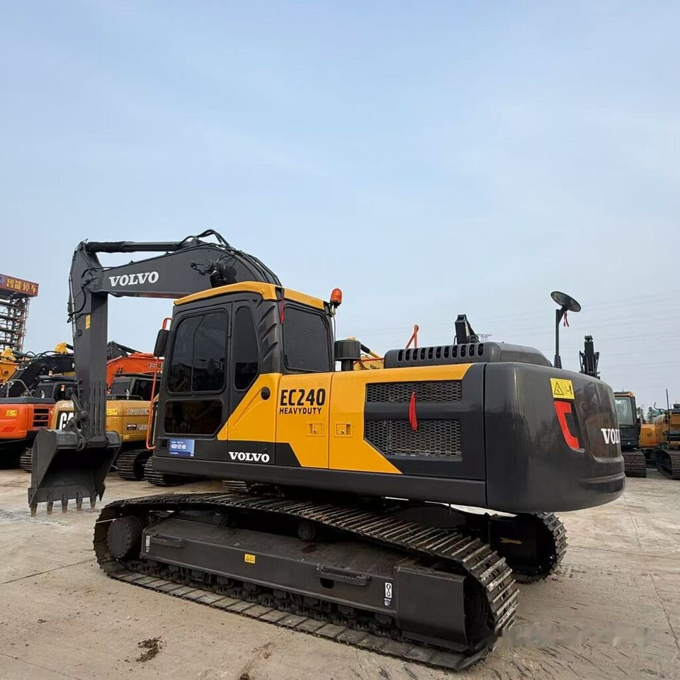 Volvo EC240 - Bager gusjeničar: slika Volvo EC240 - Bager gusjeničar Volvo EC240 - Bager gusjeničar: slika Volvo EC240 - Bager gusjeničar