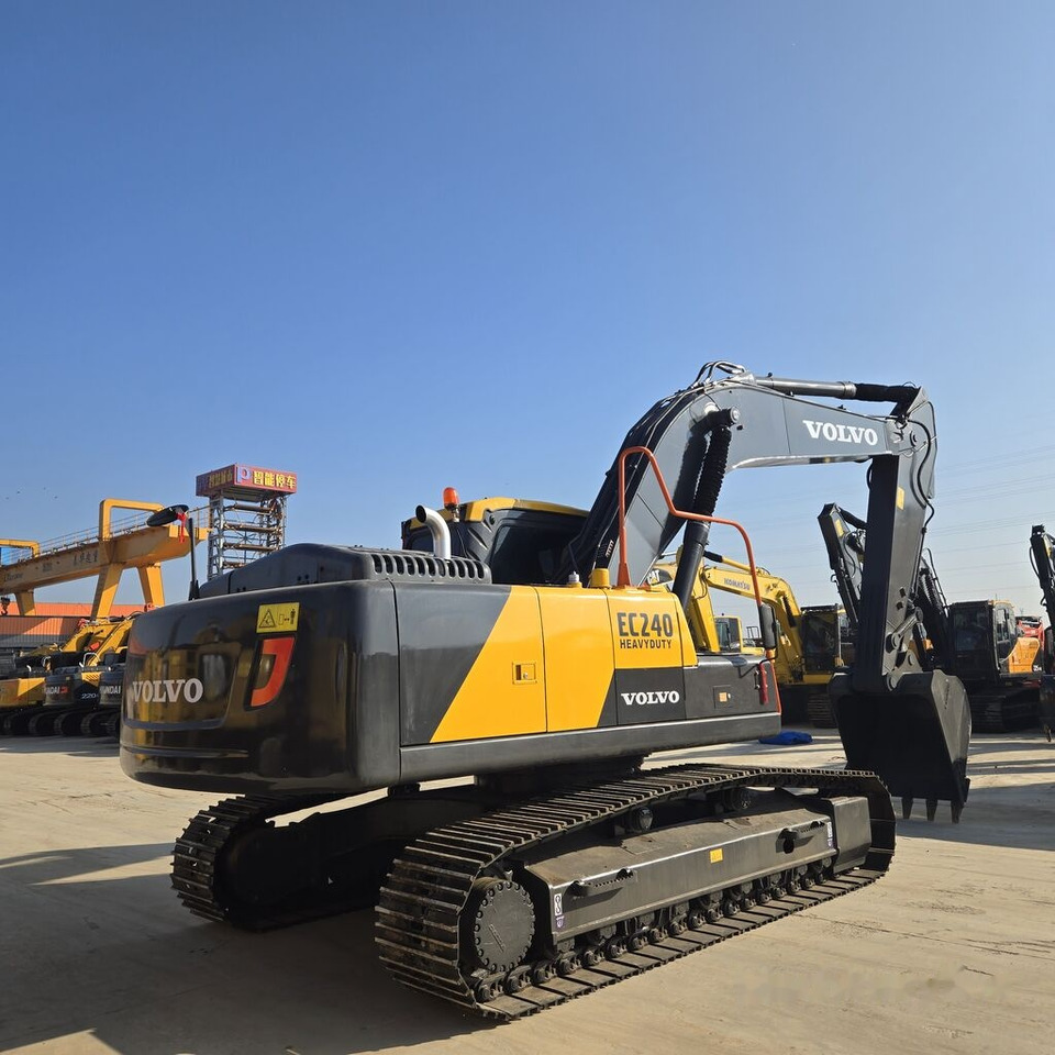 Volvo EC240 - Bager gusjeničar: slika Volvo EC240 - Bager gusjeničar Volvo EC240 - Bager gusjeničar: slika Volvo EC240 - Bager gusjeničar