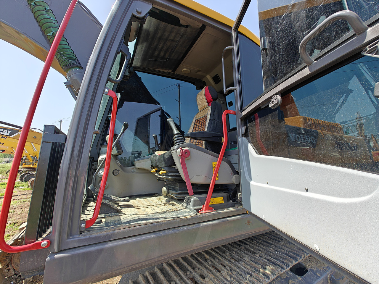 Volvo EC250D - Bager gusjeničar: slika Volvo EC250D - Bager gusjeničar Volvo EC250D - Bager gusjeničar: slika Volvo EC250D - Bager gusjeničar