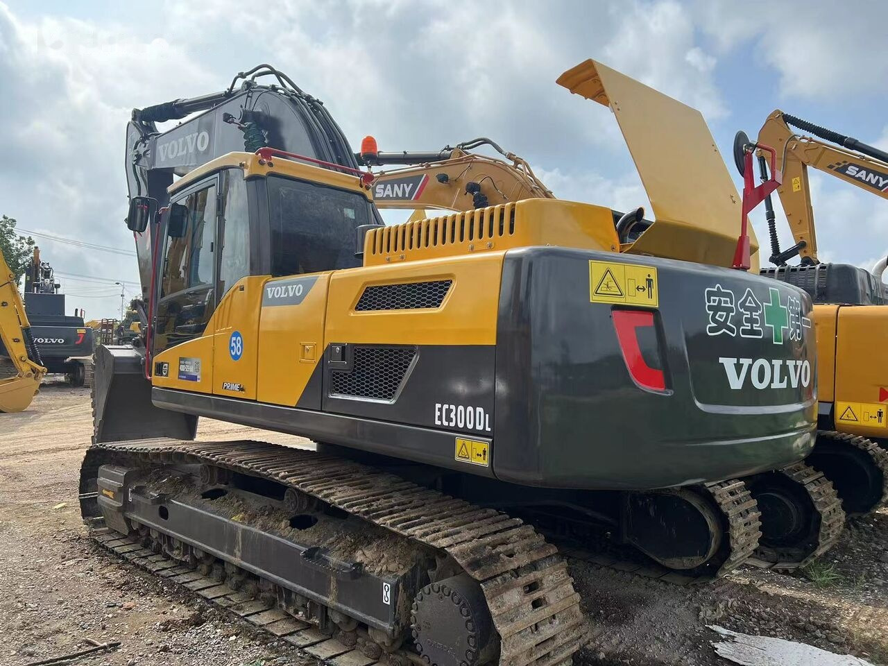Volvo EC300D - Bager gusjeničar: slika Volvo EC300D - Bager gusjeničar Volvo EC300D - Bager gusjeničar: slika Volvo EC300D - Bager gusjeničar