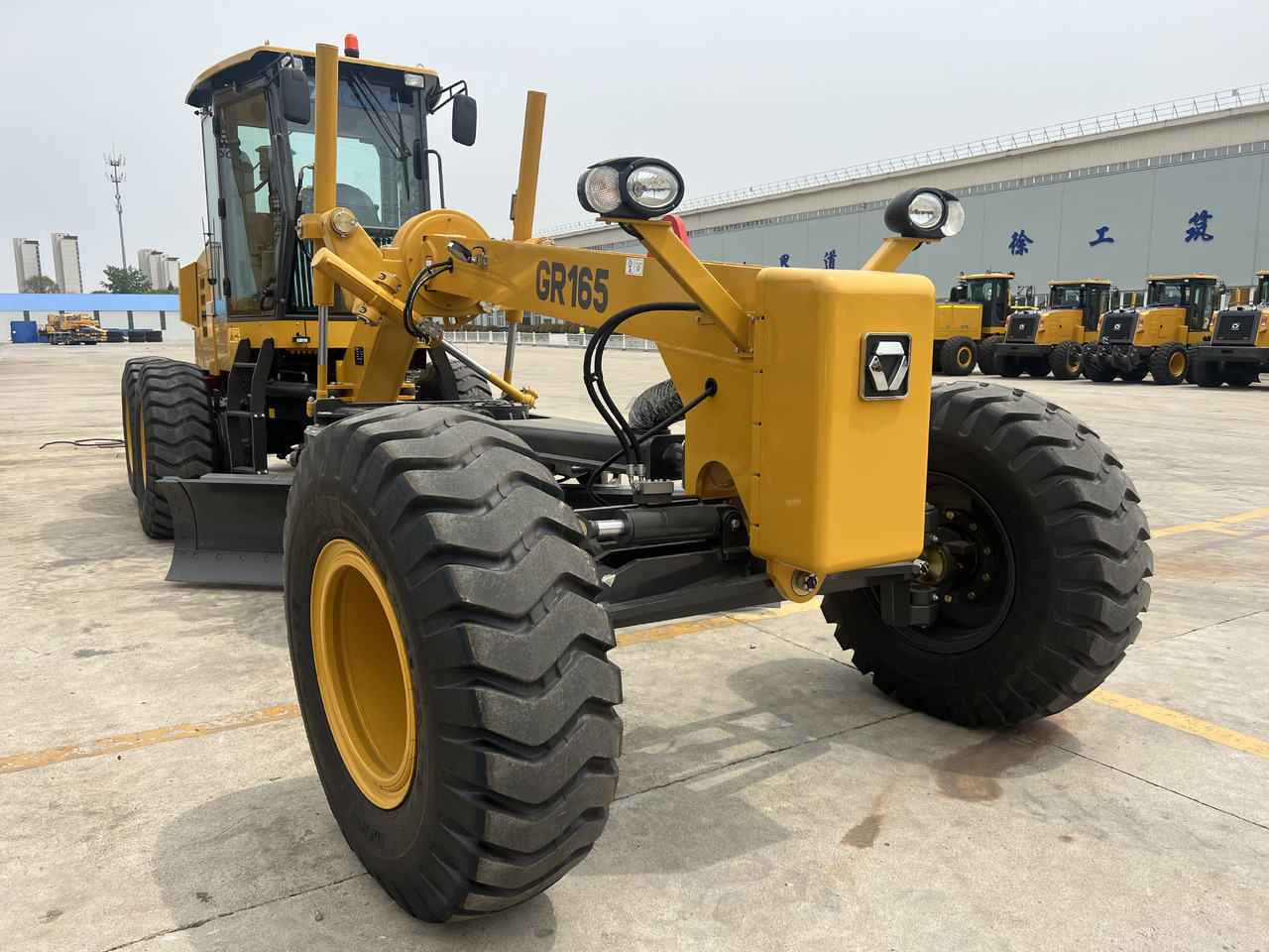 XCMG GR165 - Grejder: slika XCMG GR165 - Grejder XCMG GR165 - Grejder: slika XCMG GR165 - Grejder