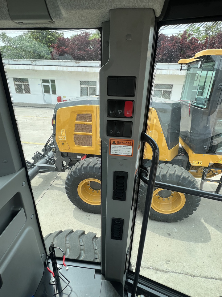 XCMG GR215 - Grejder: slika XCMG GR215 - Grejder XCMG GR215 - Grejder: slika XCMG GR215 - Grejder