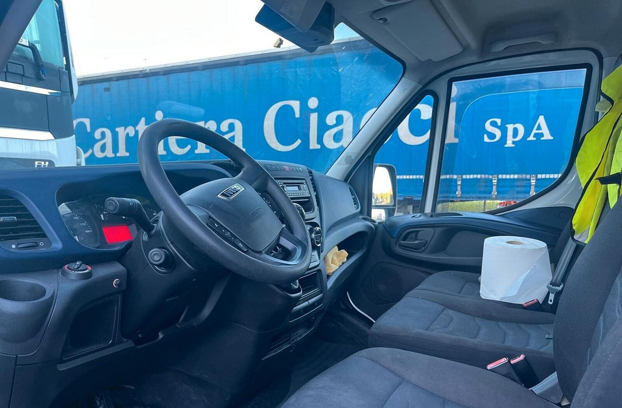 Iveco Daily 35-160 Passo Lungo e Tetto Alto - Furgon: slika Iveco Daily 35-160 Passo Lungo e Tetto Alto - Furgon Iveco Daily 35-160 Passo Lungo e Tetto Alto - Furgon: slika Iveco Daily 35-160 Passo Lungo e Tetto Alto - Furgon