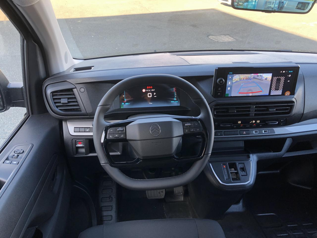 CITROEN Jumpy M 2.0 BlueHDi - 180 S&S - BV EAT8 III CABINE APPROFONDIE Cabine approfondie Fixe PHASE 2 - Furgon: slika CITROEN Jumpy M 2.0 BlueHDi - 180 S&S - BV EAT8 III CABINE APPROFONDIE Cabine approfondie Fixe PHASE 2 - Furgon CITROEN Jumpy M 2.0 BlueHDi - 180 S&S - BV EAT8 III CABINE APPROFONDIE Cabine approfondie Fixe PHASE 2 - Furgon: slika CITROEN Jumpy M 2.0 BlueHDi - 180 S&S - BV EAT8 III CABINE APPROFONDIE Cabine approfondie Fixe PHASE 2 - Furgon