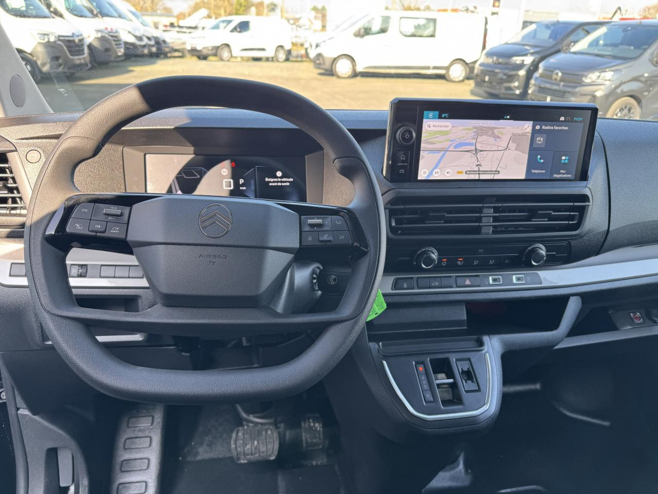 CITROEN Jumpy M 2.0 BlueHDi - 180 S&S - BV EAT8 III FOURGON . PHASE 2 - Furgon: slika CITROEN Jumpy M 2.0 BlueHDi - 180 S&S - BV EAT8 III FOURGON . PHASE 2 - Furgon CITROEN Jumpy M 2.0 BlueHDi - 180 S&S - BV EAT8 III FOURGON . PHASE 2 - Furgon: slika CITROEN Jumpy M 2.0 BlueHDi - 180 S&S - BV EAT8 III FOURGON . PHASE 2 - Furgon