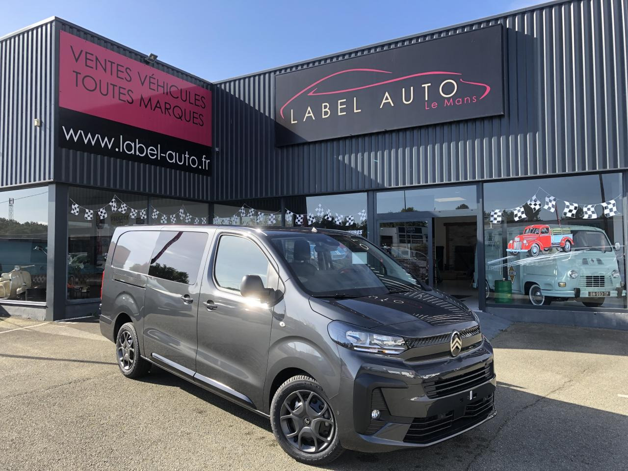 CITROEN Jumpy XL 2.0 BlueHDi - 180 S&S - BV EAT8 III CABINE APPROFONDIE Cabine approfondie Fixe PHASE 2 - Furgon: slika CITROEN Jumpy XL 2.0 BlueHDi - 180 S&S - BV EAT8 III CABINE APPROFONDIE Cabine approfondie Fixe PHASE 2 - Furgon CITROEN Jumpy XL 2.0 BlueHDi - 180 S&S - BV EAT8 III CABINE APPROFONDIE Cabine approfondie Fixe PHASE 2 - Furgon: slika CITROEN Jumpy XL 2.0 BlueHDi - 180 S&S - BV EAT8 III CABINE APPROFONDIE Cabine approfondie Fixe PHASE 2 - Furgon