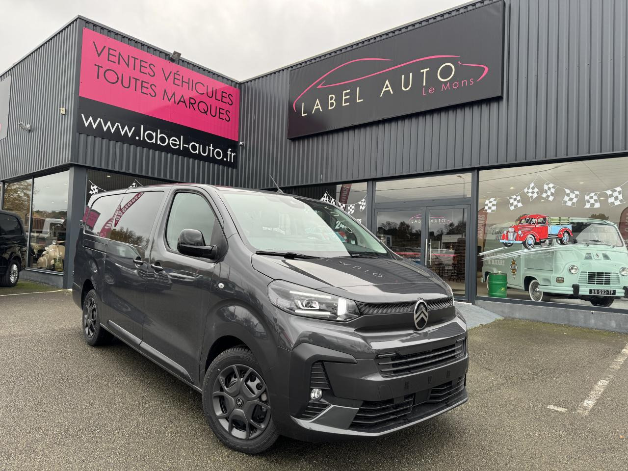 CITROEN Jumpy XL 2.0 BlueHDi - 180 S&S - BV EAT8 III CABINE APPROFONDIE Cabine approfondie Fixe PHASE 2 - Furgon: slika CITROEN Jumpy XL 2.0 BlueHDi - 180 S&S - BV EAT8 III CABINE APPROFONDIE Cabine approfondie Fixe PHASE 2 - Furgon CITROEN Jumpy XL 2.0 BlueHDi - 180 S&S - BV EAT8 III CABINE APPROFONDIE Cabine approfondie Fixe PHASE 2 - Furgon: slika CITROEN Jumpy XL 2.0 BlueHDi - 180 S&S - BV EAT8 III CABINE APPROFONDIE Cabine approfondie Fixe PHASE 2 - Furgon