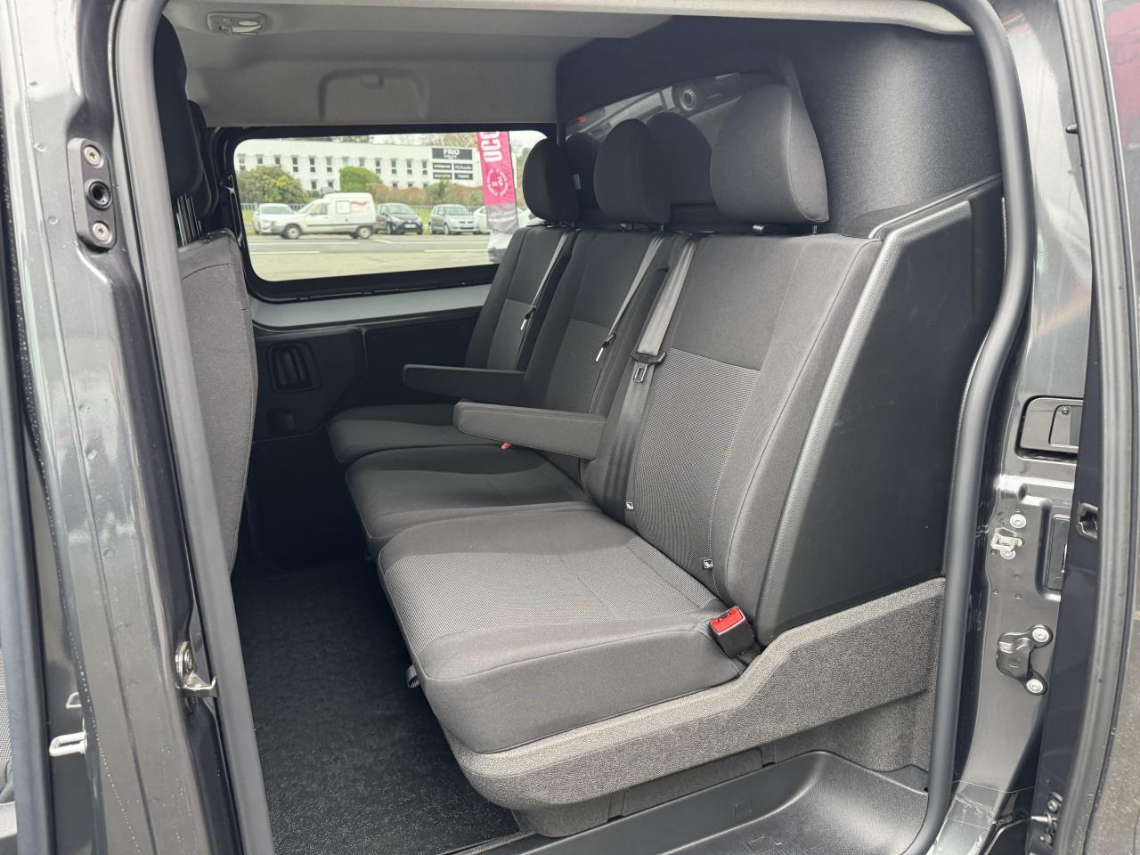 CITROEN Jumpy XL 2.0 BlueHDi - 180 S&S - BV EAT8 III CABINE APPROFONDIE Cabine approfondie Fixe PHASE 2 - Furgon: slika CITROEN Jumpy XL 2.0 BlueHDi - 180 S&S - BV EAT8 III CABINE APPROFONDIE Cabine approfondie Fixe PHASE 2 - Furgon CITROEN Jumpy XL 2.0 BlueHDi - 180 S&S - BV EAT8 III CABINE APPROFONDIE Cabine approfondie Fixe PHASE 2 - Furgon: slika CITROEN Jumpy XL 2.0 BlueHDi - 180 S&S - BV EAT8 III CABINE APPROFONDIE Cabine approfondie Fixe PHASE 2 - Furgon