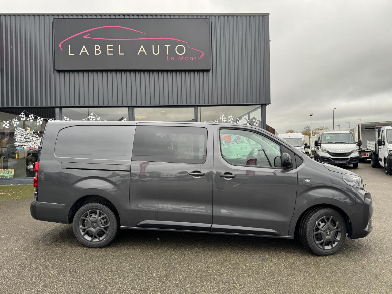 CITROEN Jumpy XL 2.0 BlueHDi - 180 S&S - BV EAT8 III CABINE APPROFONDIE Cabine approfondie Fixe PHASE 2 - Furgon: slika CITROEN Jumpy XL 2.0 BlueHDi - 180 S&S - BV EAT8 III CABINE APPROFONDIE Cabine approfondie Fixe PHASE 2 - Furgon CITROEN Jumpy XL 2.0 BlueHDi - 180 S&S - BV EAT8 III CABINE APPROFONDIE Cabine approfondie Fixe PHASE 2 - Furgon: slika CITROEN Jumpy XL 2.0 BlueHDi - 180 S&S - BV EAT8 III CABINE APPROFONDIE Cabine approfondie Fixe PHASE 2 - Furgon