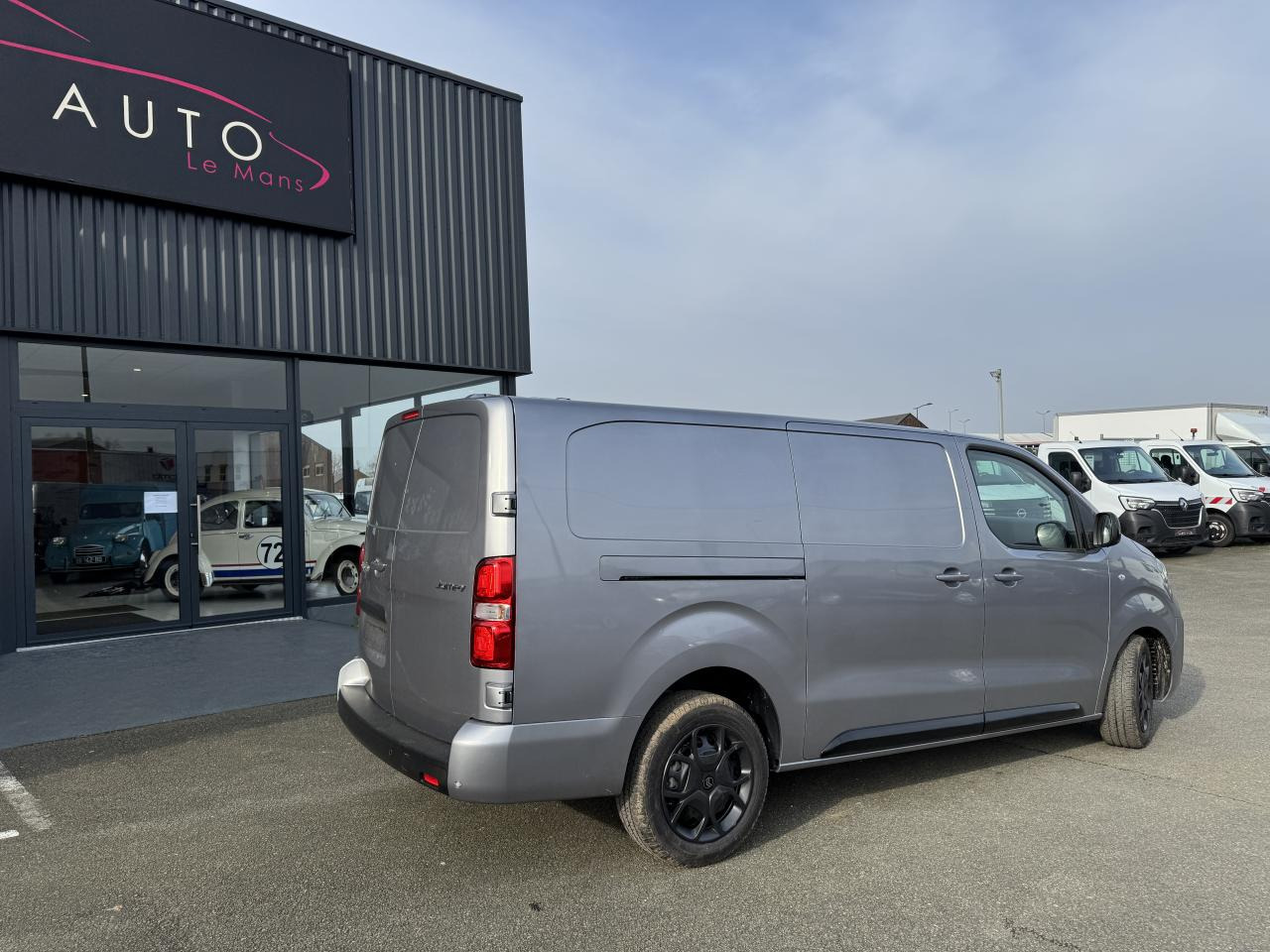 CITROEN Jumpy XL 2.0 BlueHDi - 180 S&S - BV EAT8 III FOURGON . PHASE 2 - Furgon: slika CITROEN Jumpy XL 2.0 BlueHDi - 180 S&S - BV EAT8 III FOURGON . PHASE 2 - Furgon CITROEN Jumpy XL 2.0 BlueHDi - 180 S&S - BV EAT8 III FOURGON . PHASE 2 - Furgon: slika CITROEN Jumpy XL 2.0 BlueHDi - 180 S&S - BV EAT8 III FOURGON . PHASE 2 - Furgon