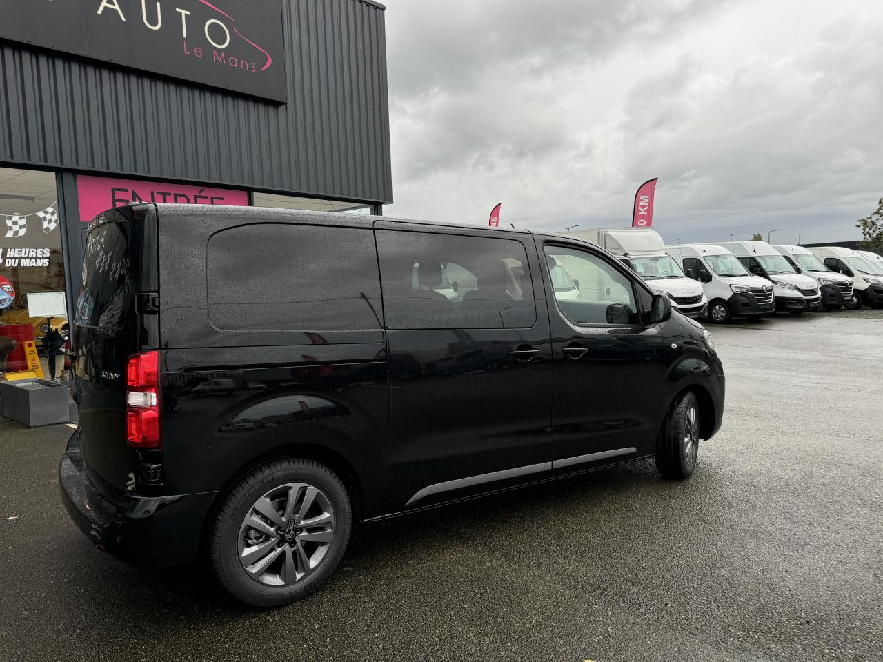 CITROEN jumpy M 2.0 BLUEHDI 180 S S EAT8 DOUBLE CABINE 5 PLACES - Furgon: slika CITROEN jumpy M 2.0 BLUEHDI 180 S S EAT8 DOUBLE CABINE 5 PLACES - Furgon CITROEN jumpy M 2.0 BLUEHDI 180 S S EAT8 DOUBLE CABINE 5 PLACES - Furgon: slika CITROEN jumpy M 2.0 BLUEHDI 180 S S EAT8 DOUBLE CABINE 5 PLACES - Furgon