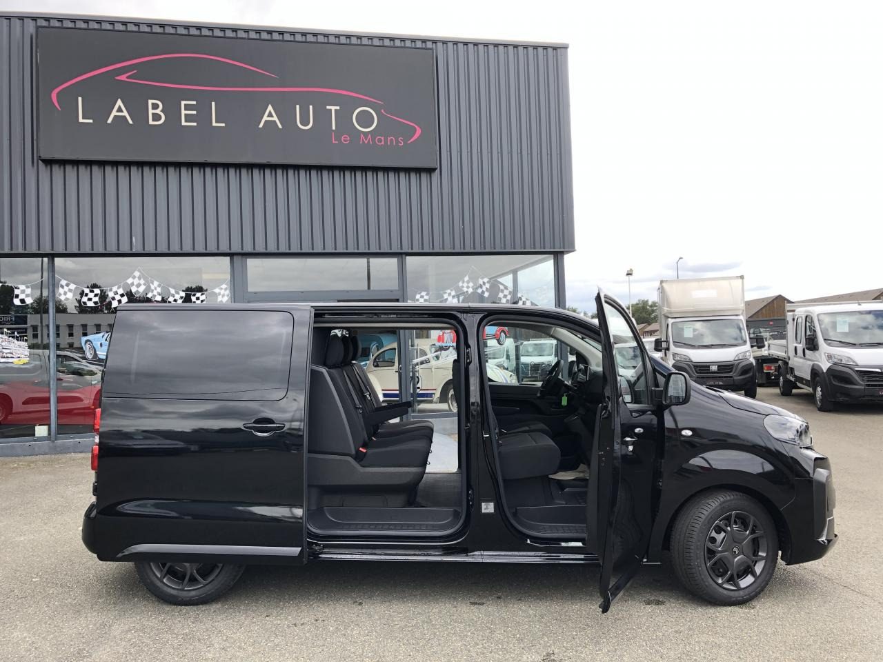 CITROEN jumpy XL 2.0 BLUEHDI 180CH S&S CABINE APPROFONDIE FIXE EAT8 5 PLACES - Furgon: slika CITROEN jumpy XL 2.0 BLUEHDI 180CH S&S CABINE APPROFONDIE FIXE EAT8 5 PLACES - Furgon CITROEN jumpy XL 2.0 BLUEHDI 180CH S&S CABINE APPROFONDIE FIXE EAT8 5 PLACES - Furgon: slika CITROEN jumpy XL 2.0 BLUEHDI 180CH S&S CABINE APPROFONDIE FIXE EAT8 5 PLACES - Furgon