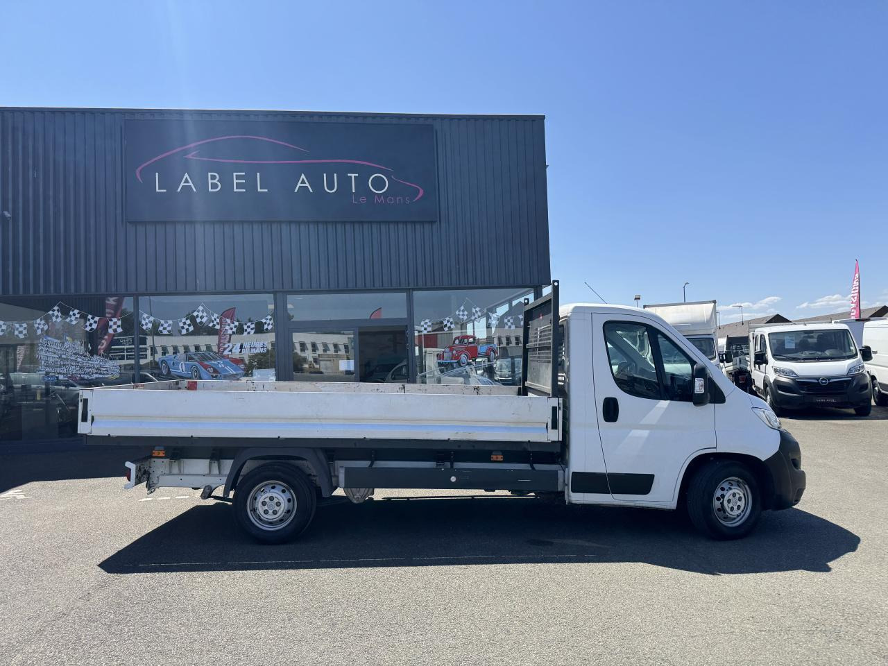 Citroen Jumper CITROËN 3T5 PLATEAU 4M20 2.2 HDI 140 CH CONTROL - Dostavno vozilo s ravnom platformom: slika Citroen Jumper CITROËN 3T5 PLATEAU 4M20 2.2 HDI 140 CH CONTROL - Dostavno vozilo s ravnom platformom Citroen Jumper CITROËN 3T5 PLATEAU 4M20 2.2 HDI 140 CH CONTROL - Dostavno vozilo s ravnom platformom: slika Citroen Jumper CITROËN 3T5 PLATEAU 4M20 2.2 HDI 140 CH CONTROL - Dostavno vozilo s ravnom platformom