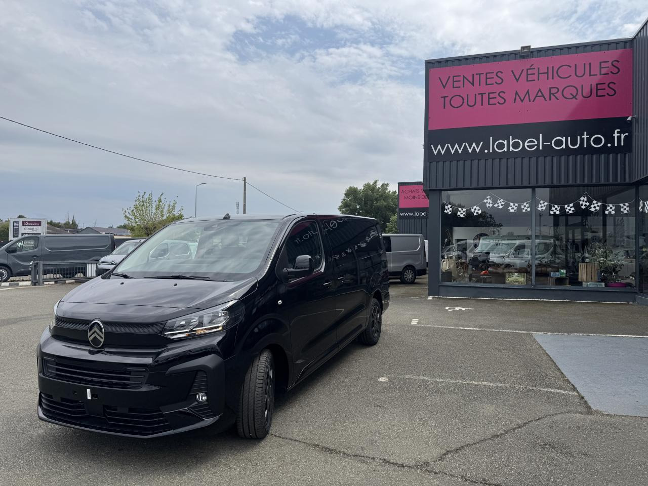 Furgon Citroen Jumpy XL 2.0 BLUEHDI 180CH S&S CABINE APPROFONDIE FIXE EAT8 5 PLACES: slika Furgon Citroen Jumpy XL 2.0 BLUEHDI 180CH S&S CABINE APPROFONDIE FIXE EAT8 5 PLACES