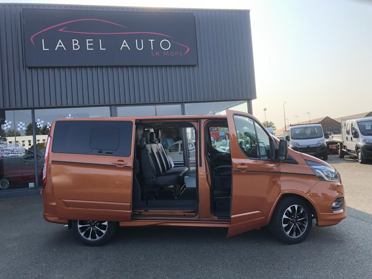 FORD Transit Custom CABINE APPROFONDIE 2.0 EcoBlue 170CH BVA - Furgon: slika FORD Transit Custom CABINE APPROFONDIE 2.0 EcoBlue 170CH BVA - Furgon FORD Transit Custom CABINE APPROFONDIE 2.0 EcoBlue 170CH BVA - Furgon: slika FORD Transit Custom CABINE APPROFONDIE 2.0 EcoBlue 170CH BVA - Furgon