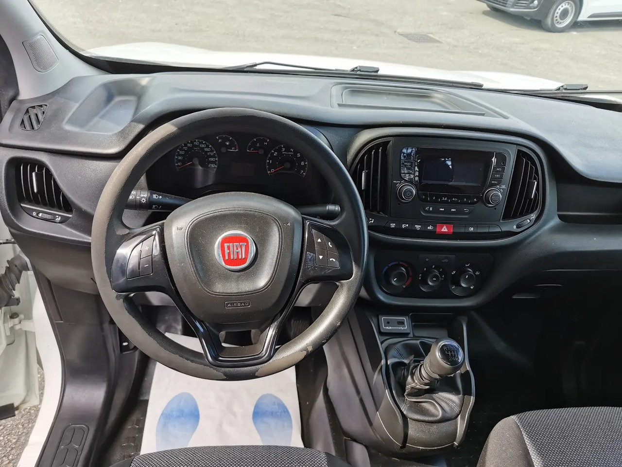 Fiat Doblo Cargo WORK UP MAXI 1.6 MULTIJET 105CH PRO LOUNGE - Dostavno vozilo s ravnom platformom: slika Fiat Doblo Cargo WORK UP MAXI 1.6 MULTIJET 105CH PRO LOUNGE - Dostavno vozilo s ravnom platformom Fiat Doblo Cargo WORK UP MAXI 1.6 MULTIJET 105CH PRO LOUNGE - Dostavno vozilo s ravnom platformom: slika Fiat Doblo Cargo WORK UP MAXI 1.6 MULTIJET 105CH PRO LOUNGE - Dostavno vozilo s ravnom platformom