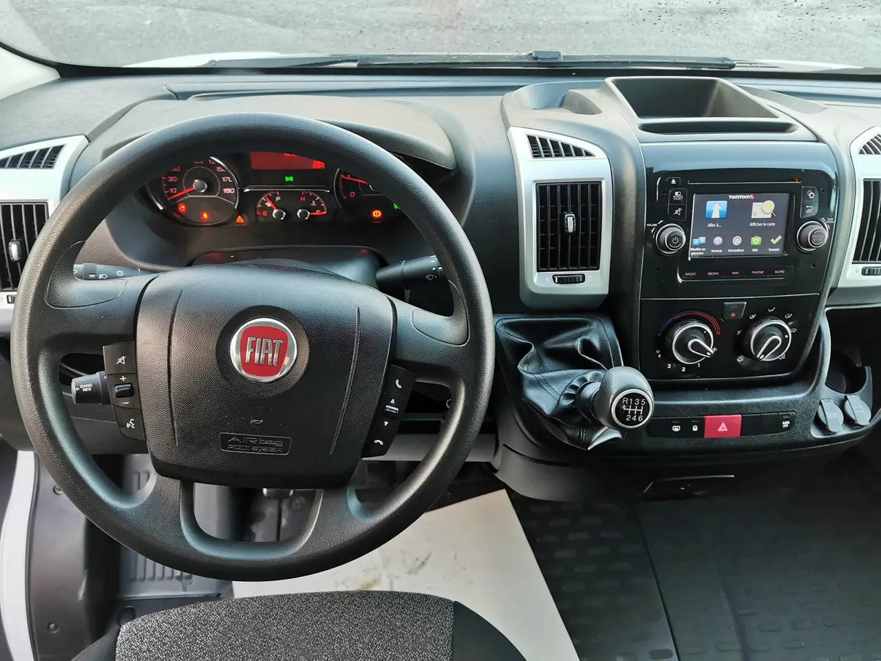 Fiat Ducato 3.5 MAXI L 2.3 MULTIJET 130CH PACK PRO NAV + COFFRE - Mali kamion kiper: slika Fiat Ducato 3.5 MAXI L 2.3 MULTIJET 130CH PACK PRO NAV + COFFRE - Mali kamion kiper Fiat Ducato 3.5 MAXI L 2.3 MULTIJET 130CH PACK PRO NAV + COFFRE - Mali kamion kiper: slika Fiat Ducato 3.5 MAXI L 2.3 MULTIJET 130CH PACK PRO NAV + COFFRE - Mali kamion kiper