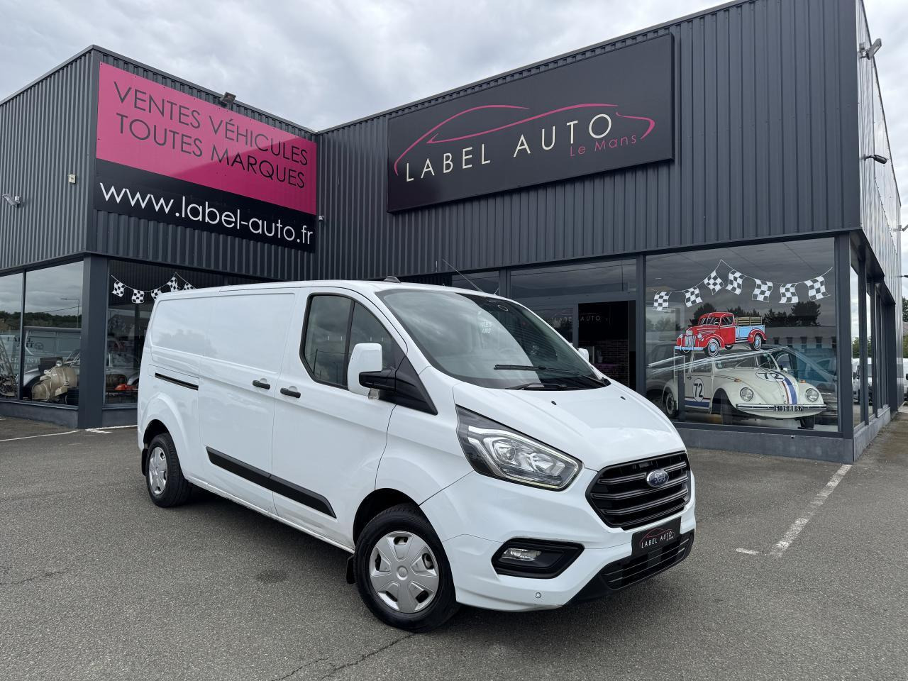 Ford Transit Custom 300 L2H1 2.0 ECOBLUE 130 HYBRID TREND BUSINESS - Furgon: slika Ford Transit Custom 300 L2H1 2.0 ECOBLUE 130 HYBRID TREND BUSINESS - Furgon Ford Transit Custom 300 L2H1 2.0 ECOBLUE 130 HYBRID TREND BUSINESS - Furgon: slika Ford Transit Custom 300 L2H1 2.0 ECOBLUE 130 HYBRID TREND BUSINESS - Furgon
