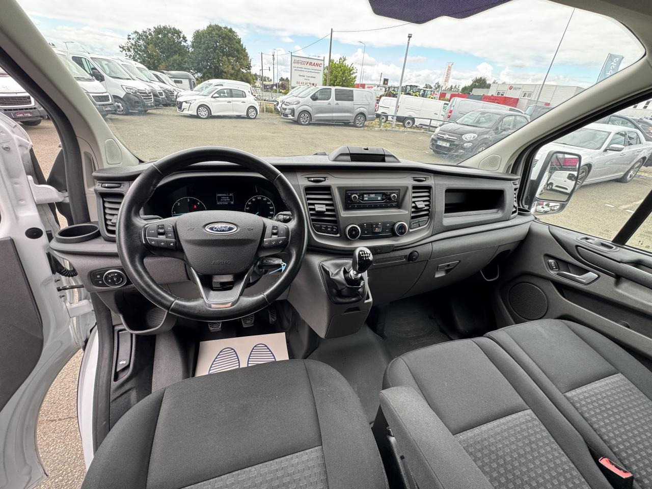 Ford Transit Custom 300 L2H1 2.0 ECOBLUE 130 HYBRID TREND BUSINESS - Furgon: slika Ford Transit Custom 300 L2H1 2.0 ECOBLUE 130 HYBRID TREND BUSINESS - Furgon Ford Transit Custom 300 L2H1 2.0 ECOBLUE 130 HYBRID TREND BUSINESS - Furgon: slika Ford Transit Custom 300 L2H1 2.0 ECOBLUE 130 HYBRID TREND BUSINESS - Furgon