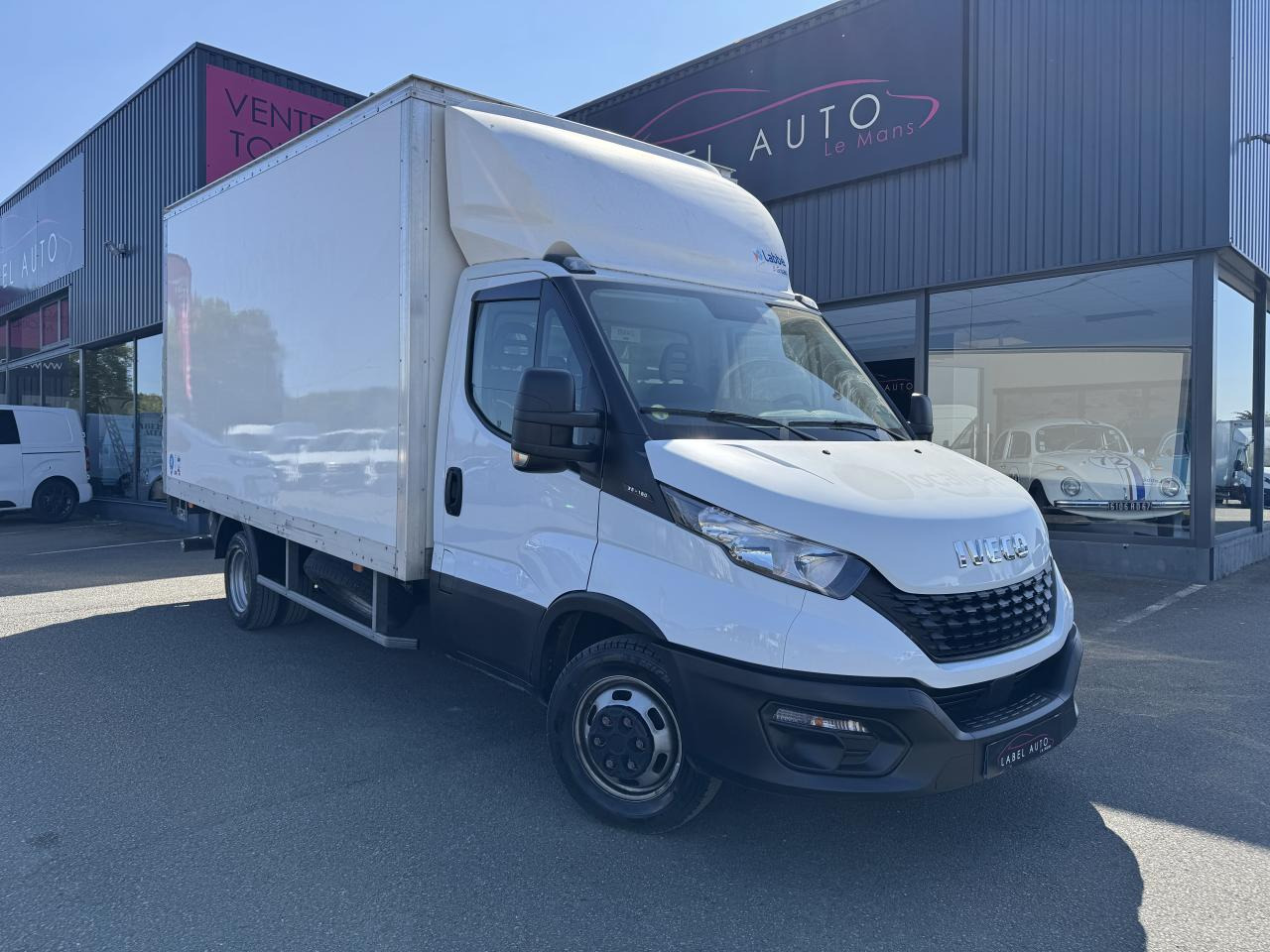 IVECO Daily 35C16 CAISSE HAYON 20M3 RJ 3.0L 160CH - Dostavno vozilo sa zatvorenim sandukom: slika IVECO Daily 35C16 CAISSE HAYON 20M3 RJ 3.0L 160CH - Dostavno vozilo sa zatvorenim sandukom IVECO Daily 35C16 CAISSE HAYON 20M3 RJ 3.0L 160CH - Dostavno vozilo sa zatvorenim sandukom: slika IVECO Daily 35C16 CAISSE HAYON 20M3 RJ 3.0L 160CH - Dostavno vozilo sa zatvorenim sandukom