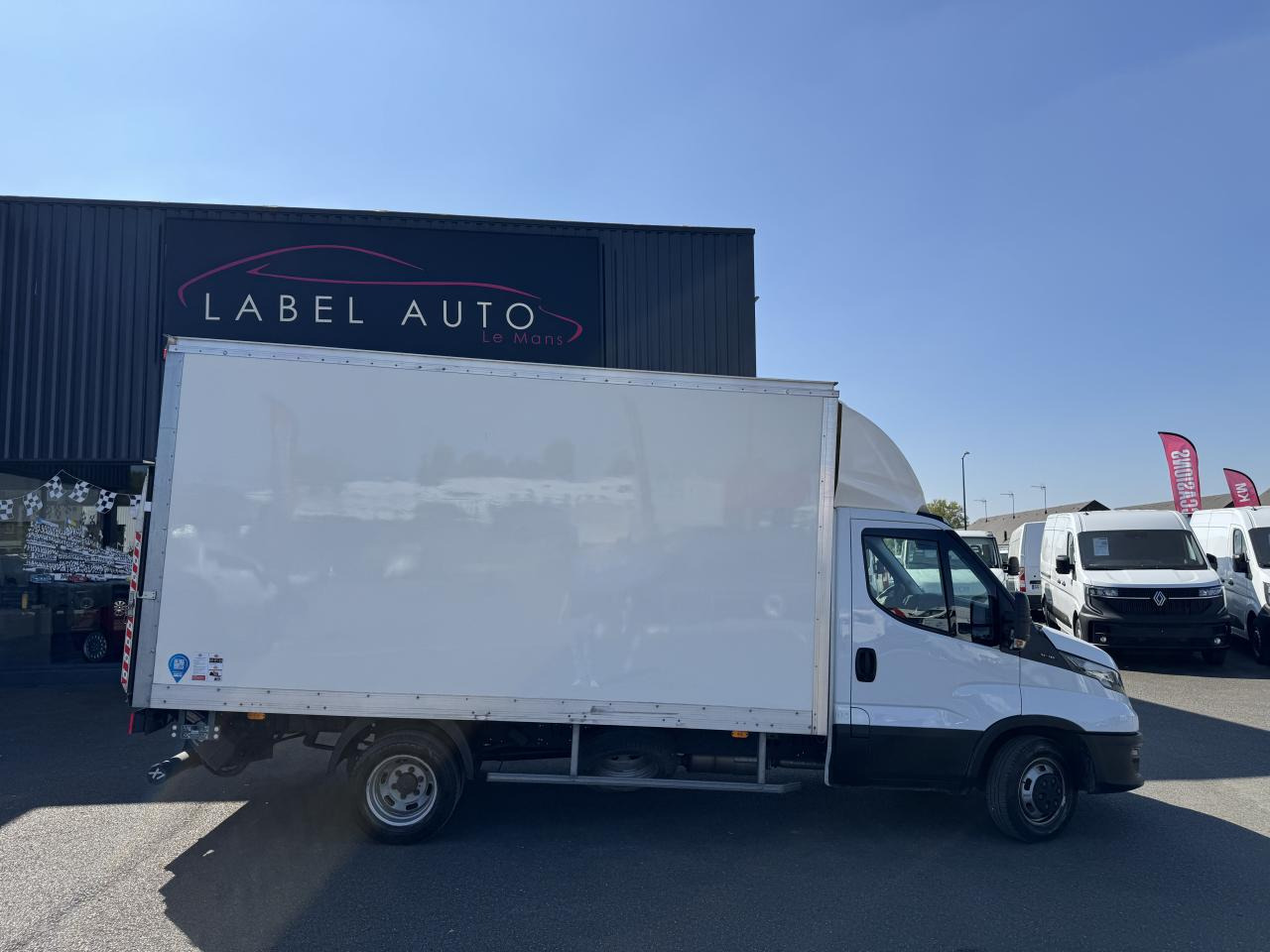 IVECO Daily 35C16 CAISSE HAYON 20M3 RJ 3.0L 160CH - Dostavno vozilo sa zatvorenim sandukom: slika IVECO Daily 35C16 CAISSE HAYON 20M3 RJ 3.0L 160CH - Dostavno vozilo sa zatvorenim sandukom IVECO Daily 35C16 CAISSE HAYON 20M3 RJ 3.0L 160CH - Dostavno vozilo sa zatvorenim sandukom: slika IVECO Daily 35C16 CAISSE HAYON 20M3 RJ 3.0L 160CH - Dostavno vozilo sa zatvorenim sandukom
