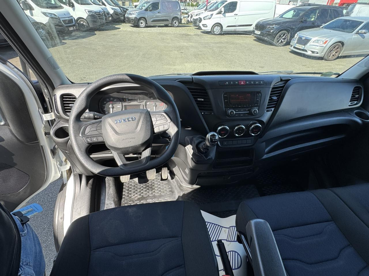 Iveco Daily 35 C 16 CAISSE HAYON 20M3 - Dostavno vozilo sa zatvorenim sandukom: slika Iveco Daily 35 C 16 CAISSE HAYON 20M3 - Dostavno vozilo sa zatvorenim sandukom Iveco Daily 35 C 16 CAISSE HAYON 20M3 - Dostavno vozilo sa zatvorenim sandukom: slika Iveco Daily 35 C 16 CAISSE HAYON 20M3 - Dostavno vozilo sa zatvorenim sandukom
