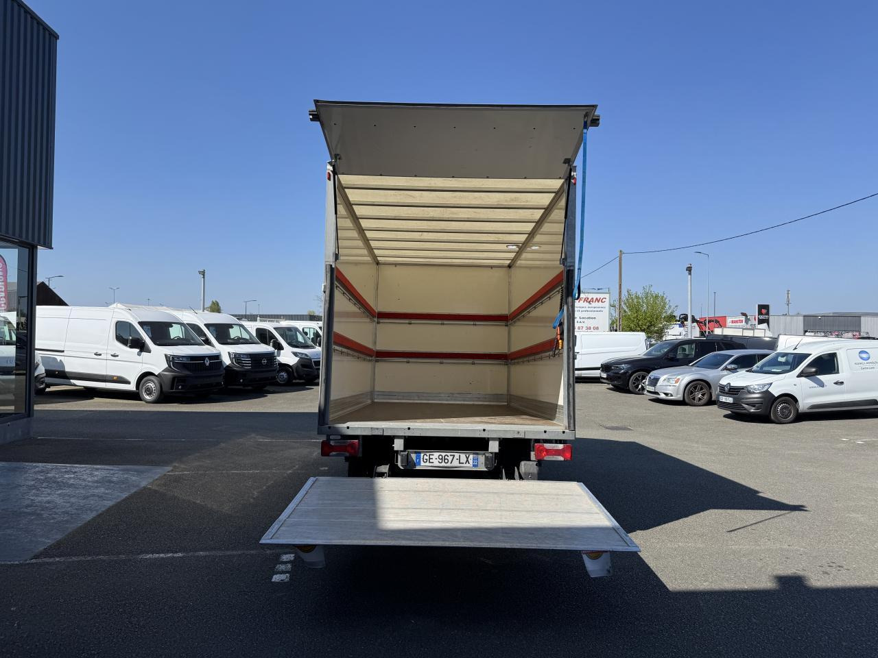 Iveco Daily 35 C 16 CAISSE HAYON 20M3 - Dostavno vozilo sa zatvorenim sandukom: slika Iveco Daily 35 C 16 CAISSE HAYON 20M3 - Dostavno vozilo sa zatvorenim sandukom Iveco Daily 35 C 16 CAISSE HAYON 20M3 - Dostavno vozilo sa zatvorenim sandukom: slika Iveco Daily 35 C 16 CAISSE HAYON 20M3 - Dostavno vozilo sa zatvorenim sandukom