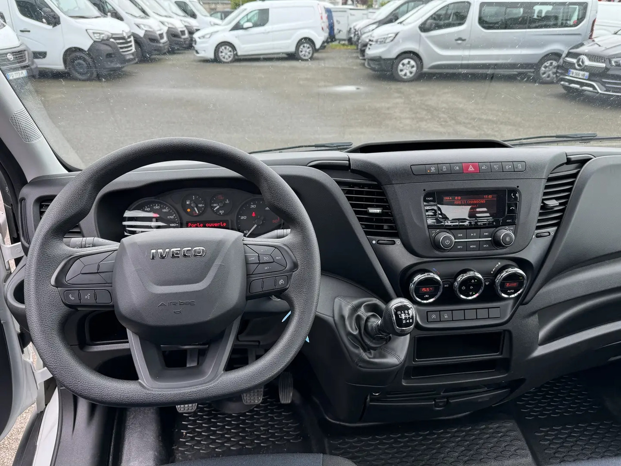 Iveco Daily 35C16H3.0 EMPATTEMENT 4100 - Kamion za vuču: slika Iveco Daily 35C16H3.0 EMPATTEMENT 4100 - Kamion za vuču Iveco Daily 35C16H3.0 EMPATTEMENT 4100 - Kamion za vuču: slika Iveco Daily 35C16H3.0 EMPATTEMENT 4100 - Kamion za vuču