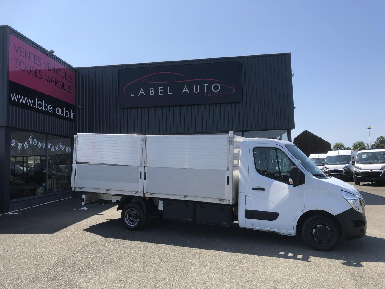 NISSAN INTERSTAR 3T5 2.3 DCI 165CH PLATEAU RIDELLES 4M50 - Dostavno vozilo s ravnom platformom: slika NISSAN INTERSTAR 3T5 2.3 DCI 165CH PLATEAU RIDELLES 4M50 - Dostavno vozilo s ravnom platformom NISSAN INTERSTAR 3T5 2.3 DCI 165CH PLATEAU RIDELLES 4M50 - Dostavno vozilo s ravnom platformom: slika NISSAN INTERSTAR 3T5 2.3 DCI 165CH PLATEAU RIDELLES 4M50 - Dostavno vozilo s ravnom platformom