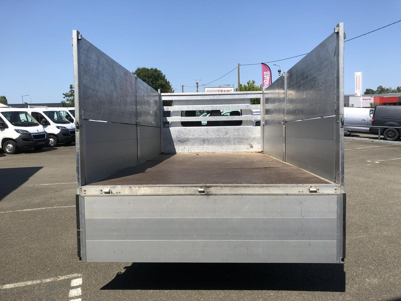 NISSAN INTERSTAR 3T5 2.3 DCI 165CH PLATEAU RIDELLES 4M50 - Dostavno vozilo s ravnom platformom: slika NISSAN INTERSTAR 3T5 2.3 DCI 165CH PLATEAU RIDELLES 4M50 - Dostavno vozilo s ravnom platformom NISSAN INTERSTAR 3T5 2.3 DCI 165CH PLATEAU RIDELLES 4M50 - Dostavno vozilo s ravnom platformom: slika NISSAN INTERSTAR 3T5 2.3 DCI 165CH PLATEAU RIDELLES 4M50 - Dostavno vozilo s ravnom platformom