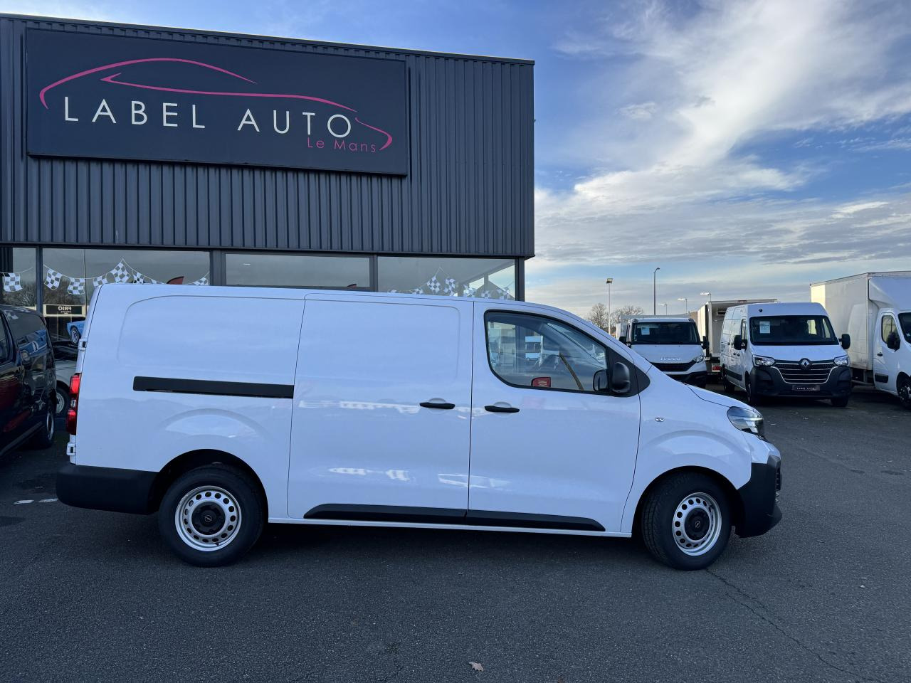 Novi Furgon OPEL Vivaro XL 2.0 BlueHDi - 145CH EAT8 S&S  FOURGON: slika Novi Furgon OPEL Vivaro XL 2.0 BlueHDi - 145CH EAT8 S&S  FOURGON