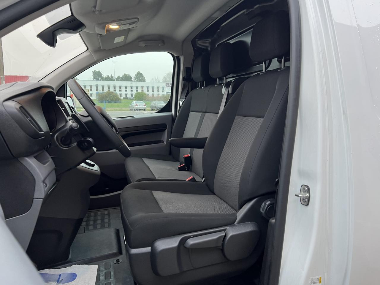 Opel Vivaro fourgon M 2.0 BLUEHDI 145CH EAT-8 PACK CLIM - Mali kombi: slika Opel Vivaro fourgon M 2.0 BLUEHDI 145CH EAT-8 PACK CLIM - Mali kombi Opel Vivaro fourgon M 2.0 BLUEHDI 145CH EAT-8 PACK CLIM - Mali kombi: slika Opel Vivaro fourgon M 2.0 BLUEHDI 145CH EAT-8 PACK CLIM - Mali kombi