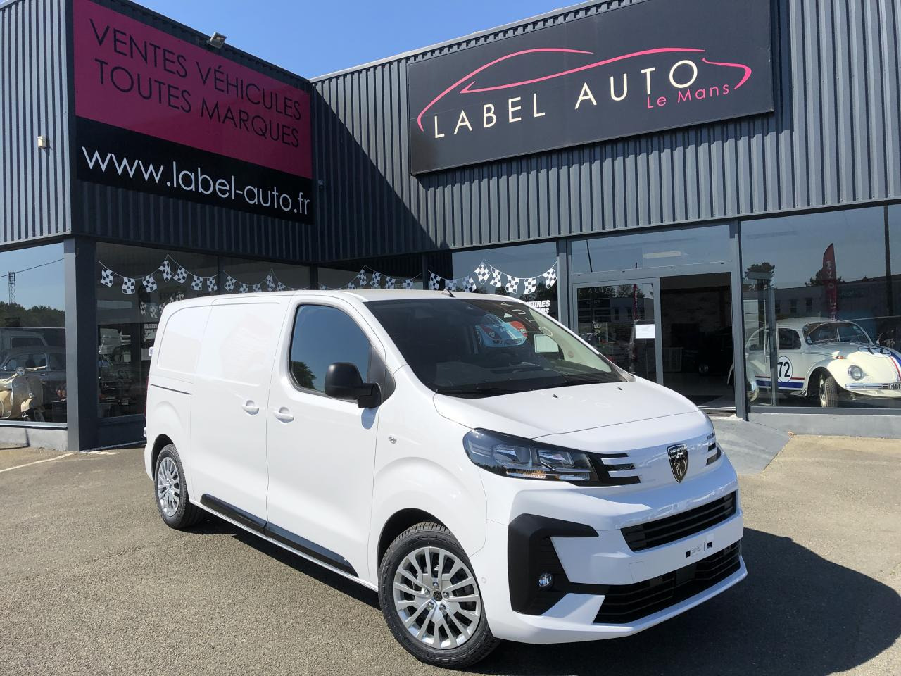 PEUGEOT Expert M 2.0 BlueHDi - 180 S&S - BV EAT8 III FOURGON Fourgon PHASE 2 - Furgon: slika PEUGEOT Expert M 2.0 BlueHDi - 180 S&S - BV EAT8 III FOURGON Fourgon PHASE 2 - Furgon PEUGEOT Expert M 2.0 BlueHDi - 180 S&S - BV EAT8 III FOURGON Fourgon PHASE 2 - Furgon: slika PEUGEOT Expert M 2.0 BlueHDi - 180 S&S - BV EAT8 III FOURGON Fourgon PHASE 2 - Furgon