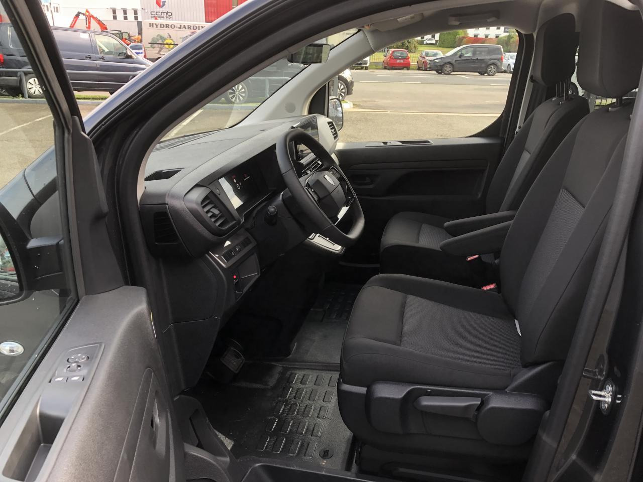 PEUGEOT Expert XL 2.0 BlueHDi - 180 S&S - BV EAT8 III CABINE APPROFONDIE Fourgon Cabine approfondie Fix - Furgon: slika PEUGEOT Expert XL 2.0 BlueHDi - 180 S&S - BV EAT8 III CABINE APPROFONDIE Fourgon Cabine approfondie Fix - Furgon PEUGEOT Expert XL 2.0 BlueHDi - 180 S&S - BV EAT8 III CABINE APPROFONDIE Fourgon Cabine approfondie Fix - Furgon: slika PEUGEOT Expert XL 2.0 BlueHDi - 180 S&S - BV EAT8 III CABINE APPROFONDIE Fourgon Cabine approfondie Fix - Furgon