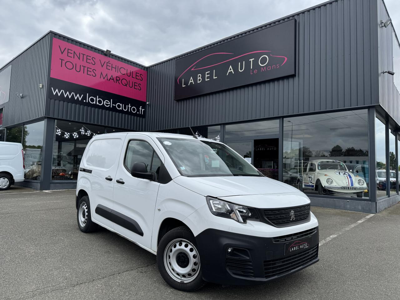 PEUGEOT PARTNER M 650 KG 1.5 HDI 130 CH EAT-8 2 PL PREMIUM - Furgon: slika PEUGEOT PARTNER M 650 KG 1.5 HDI 130 CH EAT-8 2 PL PREMIUM - Furgon PEUGEOT PARTNER M 650 KG 1.5 HDI 130 CH EAT-8 2 PL PREMIUM - Furgon: slika PEUGEOT PARTNER M 650 KG 1.5 HDI 130 CH EAT-8 2 PL PREMIUM - Furgon