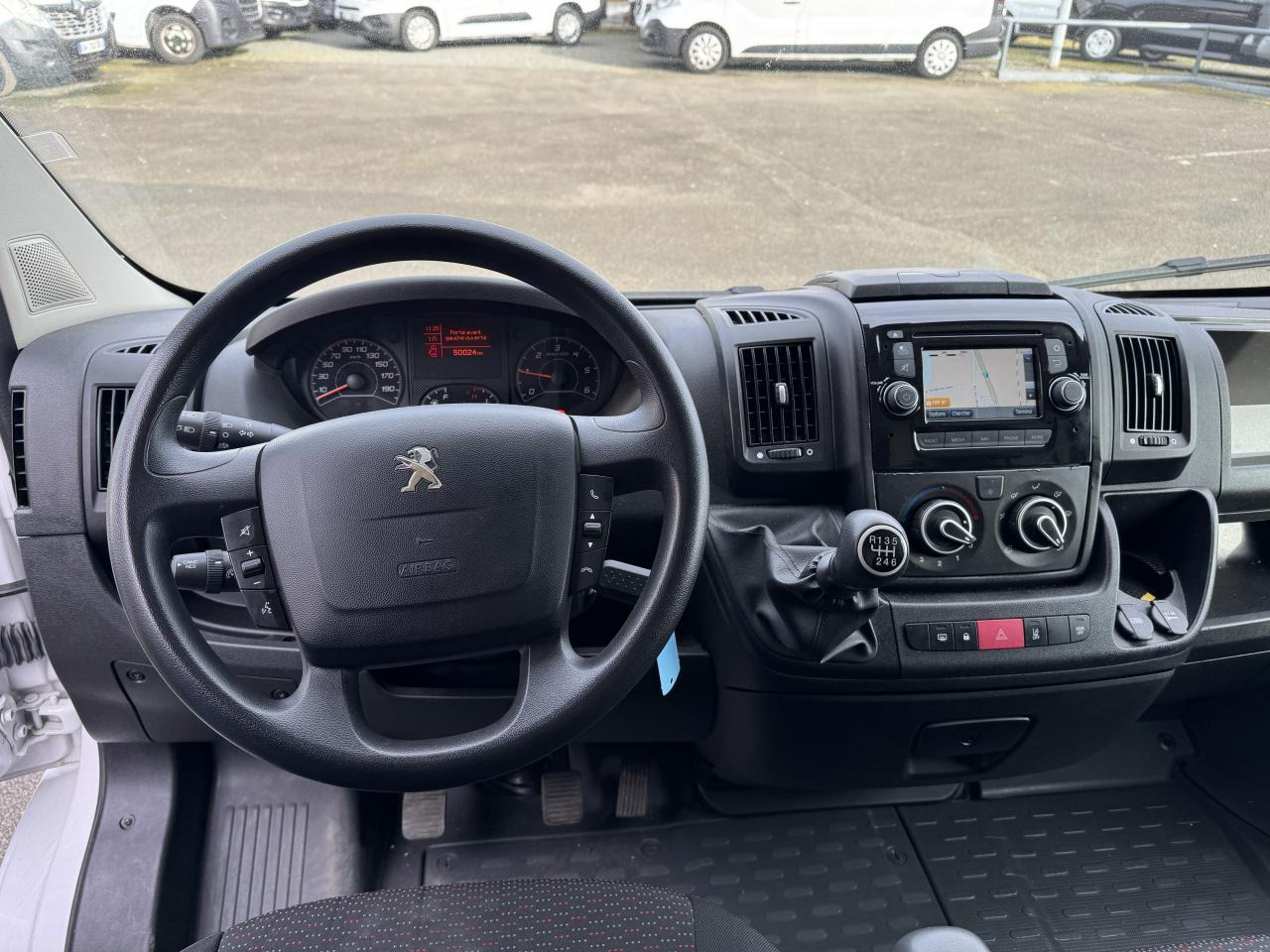 PEUGEOT boxer 330 L1H1 2.2 BLUEHDI S&S 140CH ASPHALT - Furgon: slika PEUGEOT boxer 330 L1H1 2.2 BLUEHDI S&S 140CH ASPHALT - Furgon PEUGEOT boxer 330 L1H1 2.2 BLUEHDI S&S 140CH ASPHALT - Furgon: slika PEUGEOT boxer 330 L1H1 2.2 BLUEHDI S&S 140CH ASPHALT - Furgon