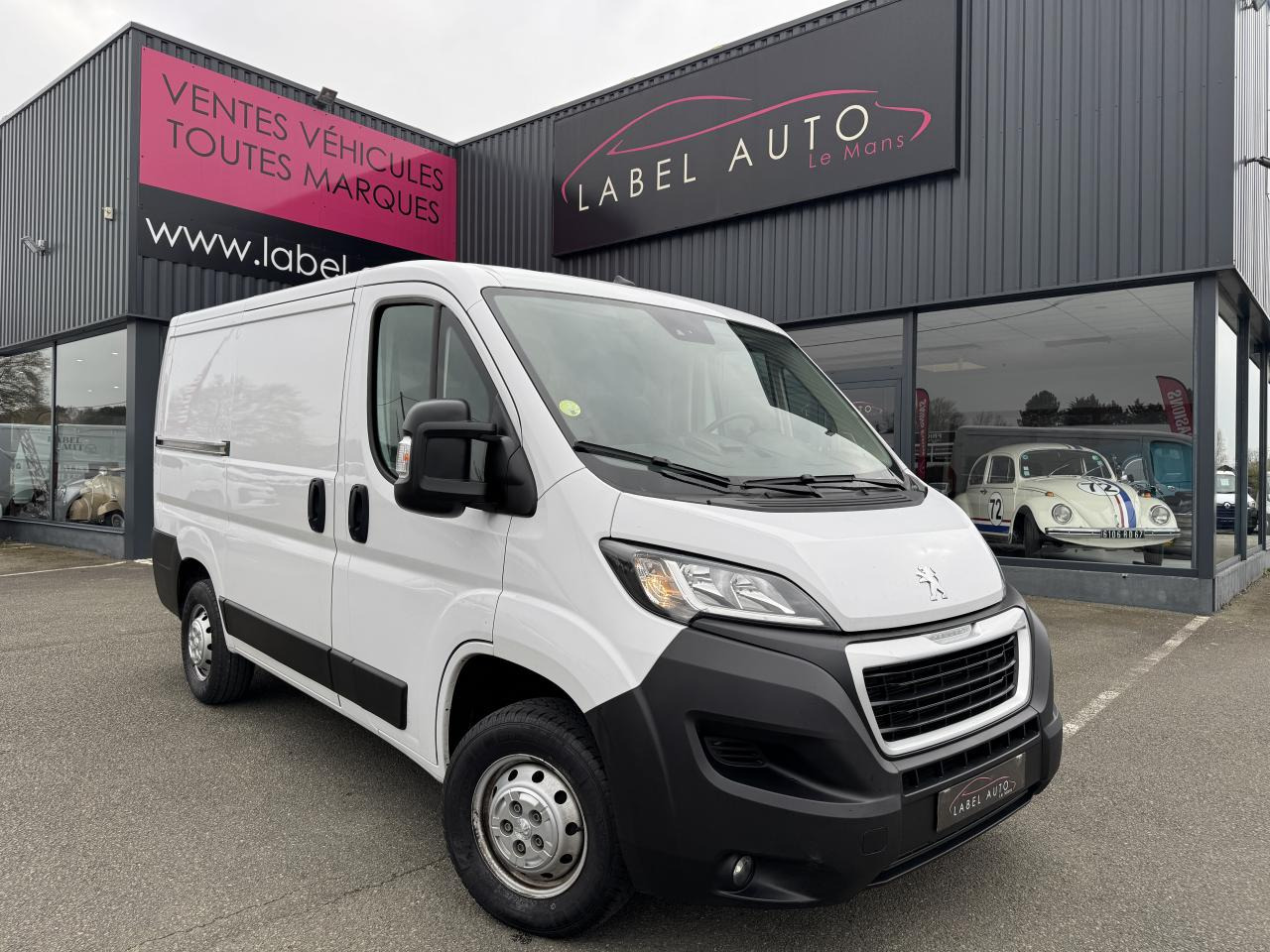 PEUGEOT boxer 333 L1H1 2.2 BLUEHDI S&S 140CH ASPHALT - Furgon: slika PEUGEOT boxer 333 L1H1 2.2 BLUEHDI S&S 140CH ASPHALT - Furgon PEUGEOT boxer 333 L1H1 2.2 BLUEHDI S&S 140CH ASPHALT - Furgon: slika PEUGEOT boxer 333 L1H1 2.2 BLUEHDI S&S 140CH ASPHALT - Furgon